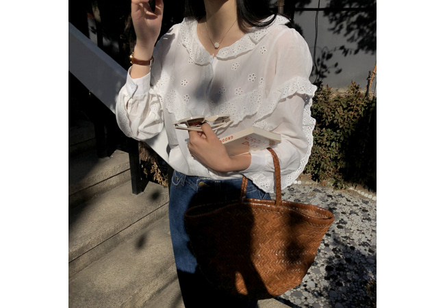 Blossom frilled blouse ( 3월입고 )
