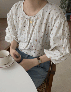 small floral pintuck blouse
