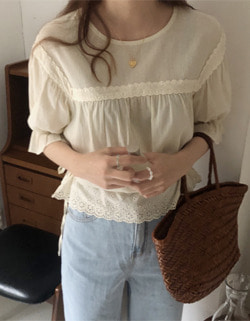 vanessa lace blouse ( 허리스트링 )