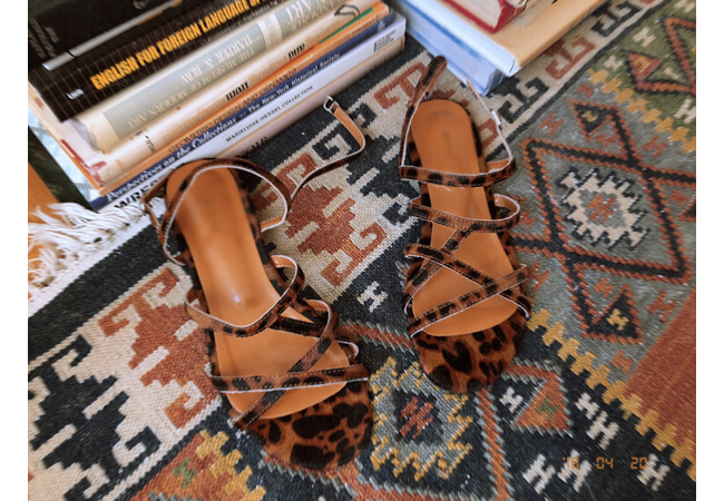 (44000 -&gt; 29000원 소량 한정 판매 ) oslo leopard sandal