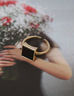 BOUTIQUE SQUARE RING ( 포인트링 ) 